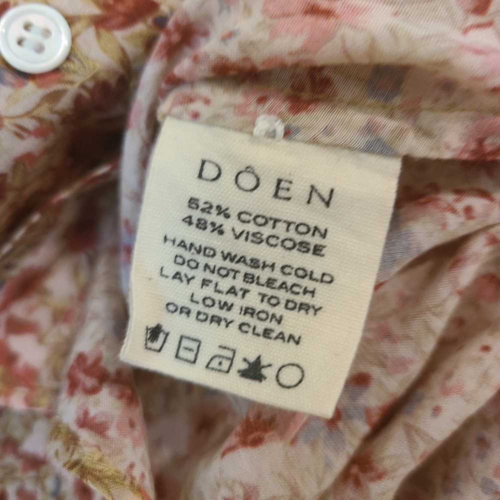 Doen Floral Blouse in Pink and Red - Picture 6 of 7